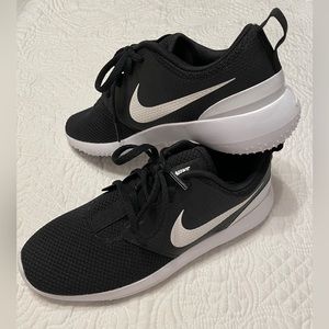 Nike Women’s golf shoes size 7.5 black